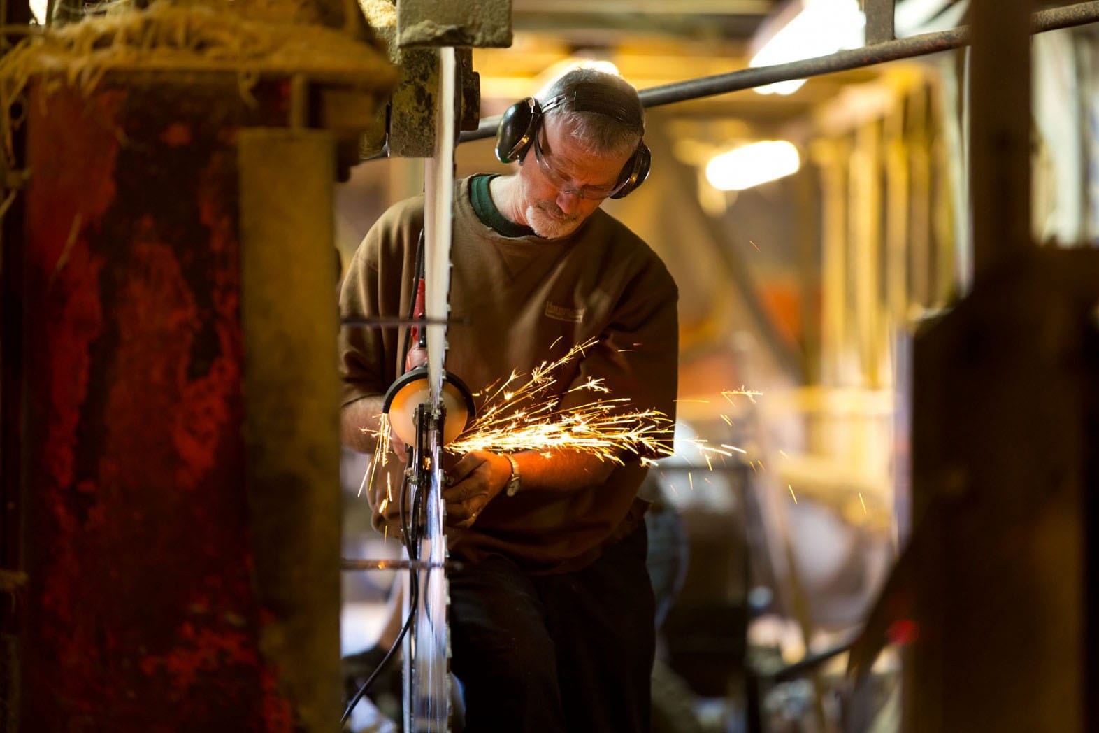 Hammond Lumber Company Sawmill Belgrade Worker cutting