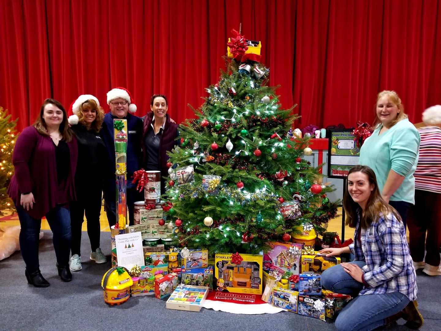 Farmington Festival of trees Hammond Lumber Company Tree